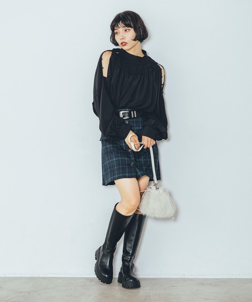 PAGEBOY（ページボーイ）の「オープンショルダーピンタックブラウス（シャツ/ブラウス・レディース・オフホワイト/ブラック/チャコールグレー・FREE）」の12枚目の写真