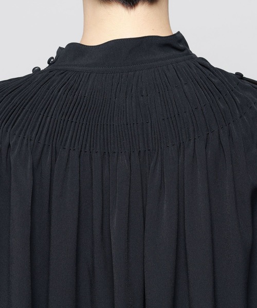 PAGEBOY（ページボーイ）の「オープンショルダーピンタックブラウス（シャツ/ブラウス・レディース・オフホワイト/ブラック/チャコールグレー・FREE）」の21枚目の写真