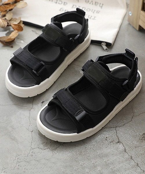 aimoha(アイモハ)の「ベルクロスポーツサンダル ストラップあり (SS)(サンダル・レディース・ピンク/ホワイト系その他/オフホワイト/レッド/ブラック系その他/ブラック・24.5cm/25.0cm/24.0cm/23.5cm/23.0cm/22.5cm)」の4枚目の写真