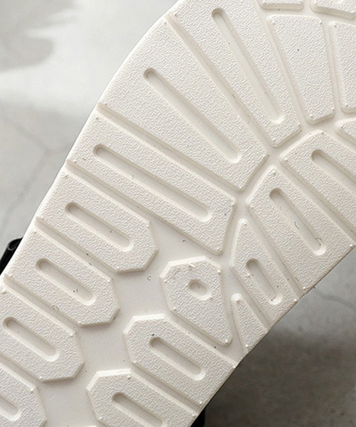 aimoha(アイモハ)の「ベルクロスポーツサンダル ストラップあり (SS)(サンダル・レディース・ピンク/ホワイト系その他/オフホワイト/レッド/ブラック系その他/ブラック・24.5cm/25.0cm/24.0cm/23.5cm/23.0cm/22.5cm)」の7枚目の写真