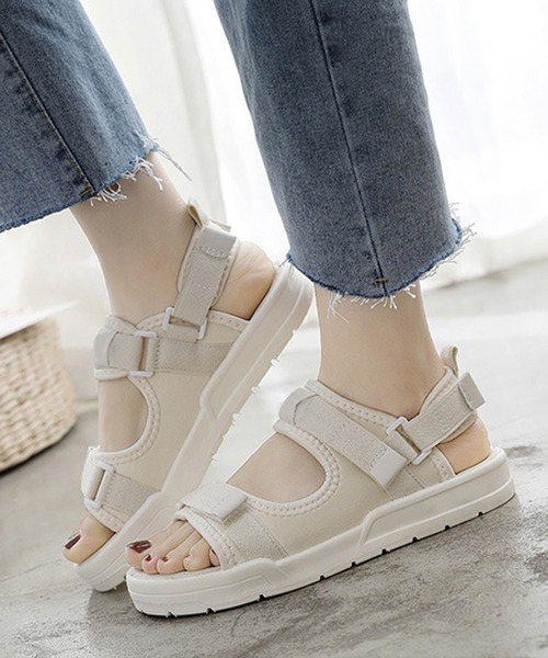 aimoha(アイモハ)の「ベルクロスポーツサンダル ストラップあり (SS)(サンダル・レディース・ピンク/ホワイト系その他/オフホワイト/レッド/ブラック系その他/ブラック・24.5cm/25.0cm/24.0cm/23.5cm/23.0cm/22.5cm)」の12枚目の写真