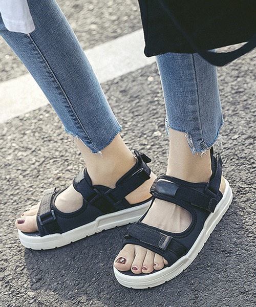 aimoha(アイモハ)の「ベルクロスポーツサンダル ストラップあり (SS)(サンダル・レディース・ピンク/ホワイト系その他/オフホワイト/レッド/ブラック系その他/ブラック・24.5cm/25.0cm/24.0cm/23.5cm/23.0cm/22.5cm)」の15枚目の写真