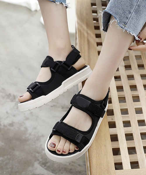 aimoha(アイモハ)の「ベルクロスポーツサンダル ストラップあり (SS)(サンダル・レディース・ピンク/ホワイト系その他/オフホワイト/レッド/ブラック系その他/ブラック・24.5cm/25.0cm/24.0cm/23.5cm/23.0cm/22.5cm)」の16枚目の写真