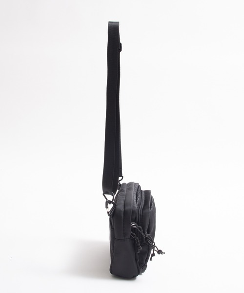 Arnold Palmer（アーノルドパーマー）の「ナイロン ツイル コンパクト シェア ショルダーバッグ（ショルダーバッグ・レディース・ブラック/ネイビー/ベージュ・F）」の6枚目の写真