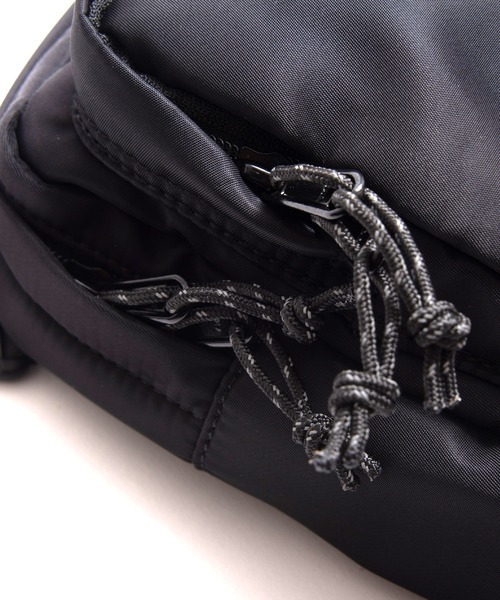 Arnold Palmer（アーノルドパーマー）の「ナイロン ツイル コンパクト シェア ショルダーバッグ（ショルダーバッグ・レディース・ブラック/ネイビー/ベージュ・F）」の9枚目の写真