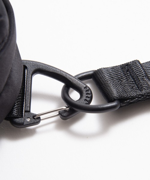 Arnold Palmer（アーノルドパーマー）の「ナイロン ツイル コンパクト シェア ショルダーバッグ（ショルダーバッグ・レディース・ブラック/ネイビー/ベージュ・F）」の12枚目の写真