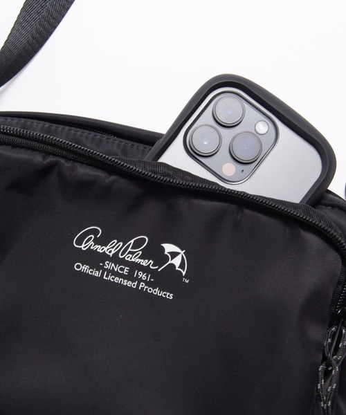 Arnold Palmer（アーノルドパーマー）の「ナイロン ツイル コンパクト シェア ショルダーバッグ（ショルダーバッグ・レディース・ブラック/ネイビー/ベージュ・F）」の8枚目の写真