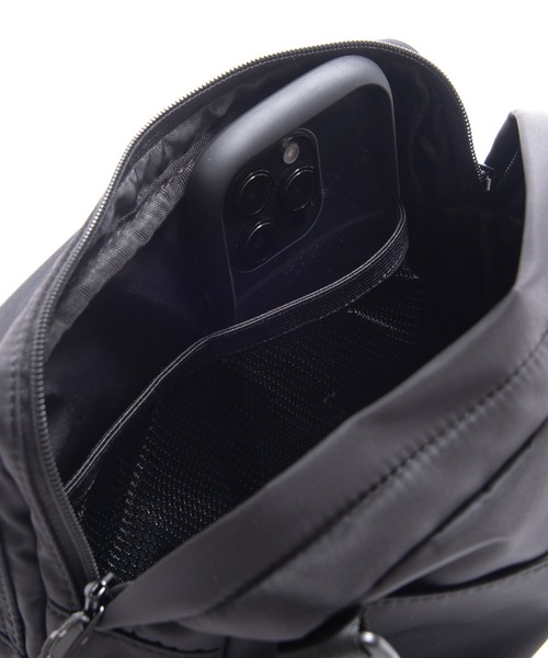 Arnold Palmer（アーノルドパーマー）の「ナイロン ツイル コンパクト シェア ショルダーバッグ（ショルダーバッグ・レディース・ブラック/ネイビー/ベージュ・F）」の10枚目の写真