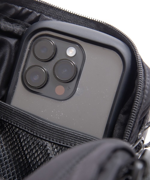 Arnold Palmer（アーノルドパーマー）の「ナイロン ツイル コンパクト シェア ショルダーバッグ（ショルダーバッグ・レディース・ブラック/ネイビー/ベージュ・F）」の11枚目の写真