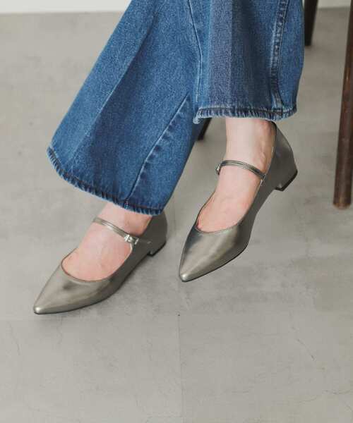 SENSE OF PLACE by URBAN RESEARCH(センスオブプレイスバイアーバンリサーチ)の「ポインテッドストラップシューズ(パンプス・レディース・バーガンディー/ブラック/シルバー・SMALL/MEDIUM/LARGE)」の3枚目の写真