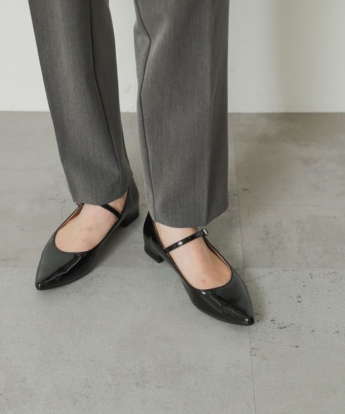 SENSE OF PLACE by URBAN RESEARCH(センスオブプレイスバイアーバンリサーチ)の「ポインテッドストラップシューズ(パンプス・レディース・バーガンディー/ブラック/シルバー・SMALL/MEDIUM/LARGE)」の4枚目の写真