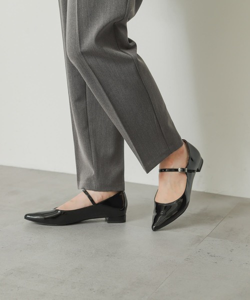 SENSE OF PLACE by URBAN RESEARCH(センスオブプレイスバイアーバンリサーチ)の「ポインテッドストラップシューズ(パンプス・レディース・バーガンディー/ブラック/シルバー・SMALL/MEDIUM/LARGE)」の5枚目の写真