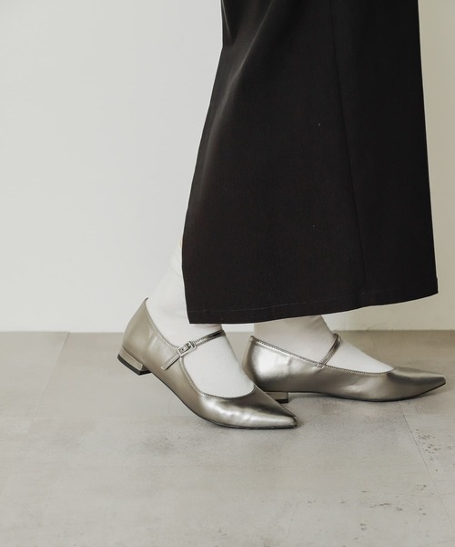 SENSE OF PLACE by URBAN RESEARCH(センスオブプレイスバイアーバンリサーチ)の「ポインテッドストラップシューズ(パンプス・レディース・バーガンディー/ブラック/シルバー・SMALL/MEDIUM/LARGE)」の16枚目の写真