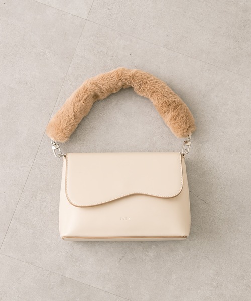 loti（ロティ）の「loti ビーンズフラップショルダー（ショルダーバッグ・レディース・ブラック/ベージュ/グリーン・ONE SIZE）」の12枚目の写真