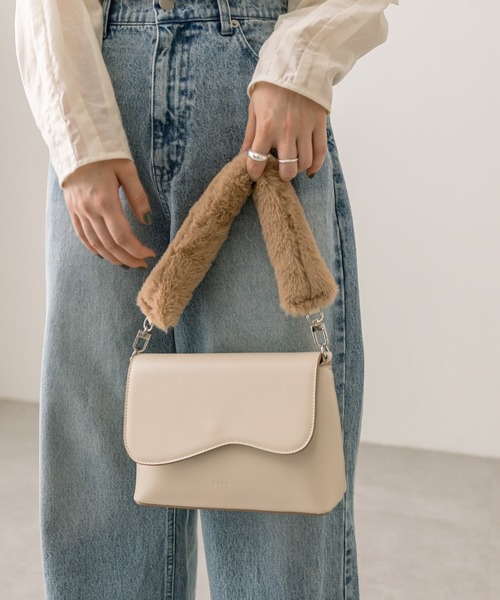 loti（ロティ）の「loti ビーンズフラップショルダー（ショルダーバッグ・レディース・ブラック/ベージュ/グリーン・ONE SIZE）」の21枚目の写真