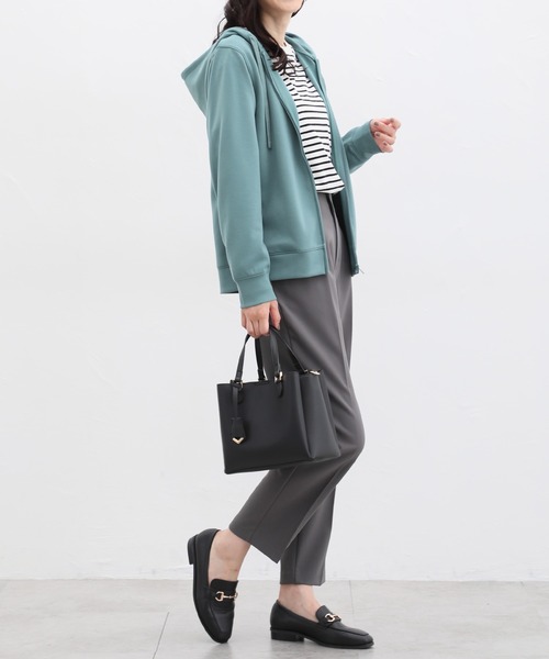 Honeys(ハニーズ)の「きれいめジップパーカー(パーカー・レディース・ブラック/ブラウン系その他/イエロー/グレー/スミクロ/ベージュ/ネイビー/グリーン/ピンク系その他・LL/3L/M/L/S)」の20枚目の写真