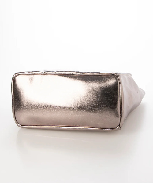 cache cache（カシュ カシュ）の「カシュカシュ cachecache / ソフトメタリックショッパートートS（トートバッグ・レディース・シルバー系その他/シルバー/ゴールド系その他・FREE）」の19枚目の写真