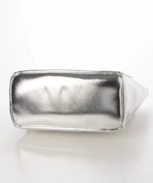 cache cache（カシュ カシュ）の「カシュカシュ cachecache / ソフトメタリックショッパートートS（トートバッグ・レディース・シルバー系その他/シルバー/ゴールド系その他・FREE）」の8枚目の写真