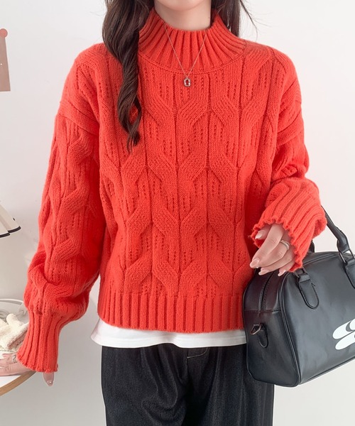 ABITOKYO(アビトーキョー)の「ボリュウーム袖ハイネックケーブルニットプルオーバー(ニット/セーター・レディース・ブルー/アイボリー/オレンジ/パープル・FREE)」の5枚目の写真