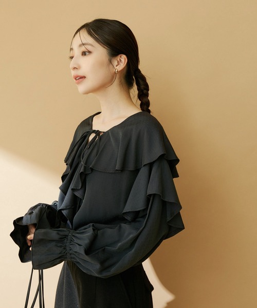VIS(ビス)の「【洗える】ラッフルフリルチュニックブラウス(シャツ/ブラウス・レディース・チャコールグレー/オフホワイト・FREE)」の2枚目の写真