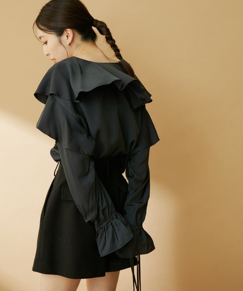VIS(ビス)の「【洗える】ラッフルフリルチュニックブラウス(シャツ/ブラウス・レディース・チャコールグレー/オフホワイト・FREE)」の4枚目の写真