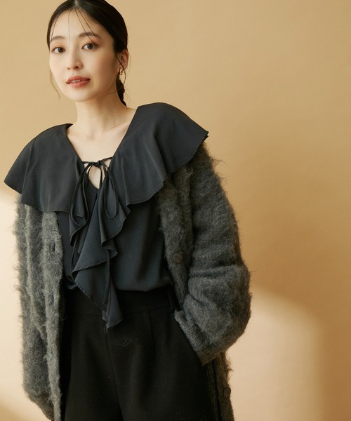 VIS(ビス)の「【洗える】ラッフルフリルチュニックブラウス(シャツ/ブラウス・レディース・チャコールグレー/オフホワイト・FREE)」の8枚目の写真