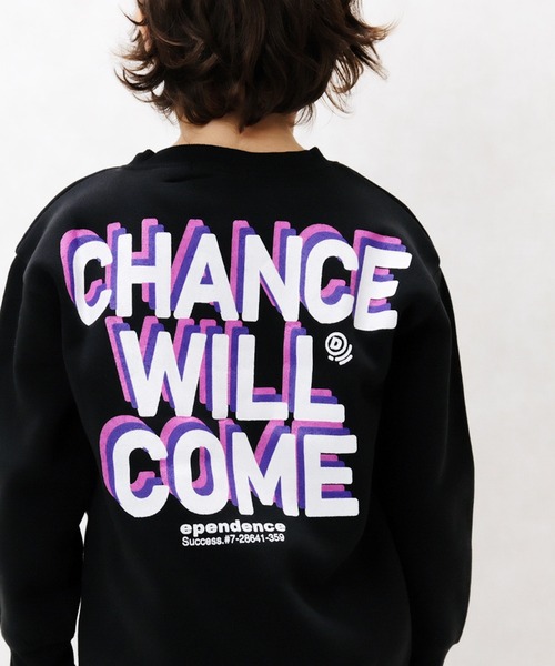 ZI-ON（ジーオン）の「裏起毛 バックプリントオーバーサイズ トレーナー（スウェット・キッズ・グレイッシュベージュ/ホワイト系その他/杢グレー/ネイビー/オフホワイト/ヘザーチャコール/ブラック系その他/キャメル/グレー系その他/ダークグリーン/ブラック系その他3/ベージュ/チャコールグレー/ベージュ系その他/ブラック系その他2/ブラック・110cm/120cm/130cm/140cm/150cm/160cm）」の4枚目の写真