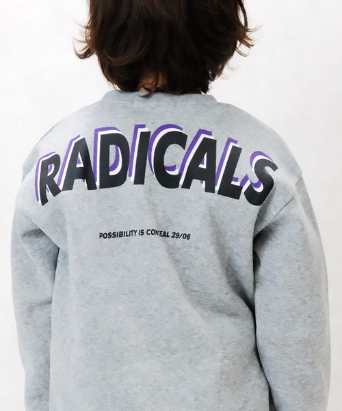 ZI-ON（ジーオン）の「裏起毛 バックプリントオーバーサイズ トレーナー（スウェット・キッズ・グレイッシュベージュ/ホワイト系その他/杢グレー/ネイビー/オフホワイト/ヘザーチャコール/ブラック系その他/キャメル/グレー系その他/ダークグリーン/ブラック系その他3/ベージュ/チャコールグレー/ベージュ系その他/ブラック系その他2/ブラック・110cm/120cm/130cm/140cm/150cm/160cm）」の8枚目の写真