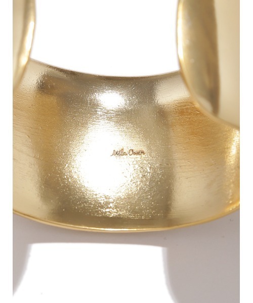 Mila Owen(ミラオーウェン)の「メタルボリュームカーブバングル(バングル/リストバンド・レディース・ゴールド/シルバー・FREE)」の6枚目の写真