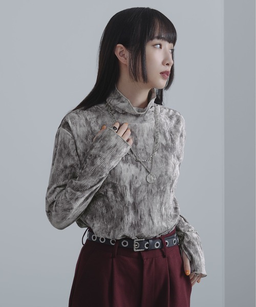 Ellno Loset(エルノロゼット)の「ニュアンスベロアタートルインナー(Tシャツ/カットソー・メンズ・カーキ/ブラック/グレー・LARGE/SMALL/MEDIUM)」の7枚目の写真
