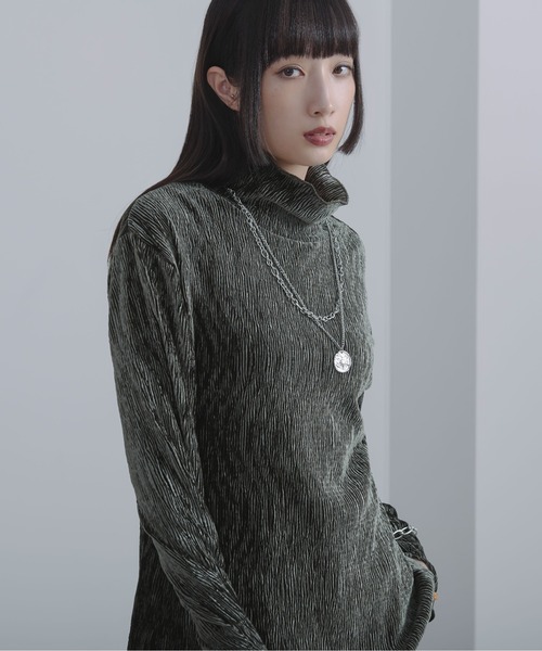 Ellno Loset(エルノロゼット)の「ニュアンスベロアタートルインナー(Tシャツ/カットソー・メンズ・カーキ/ブラック/グレー・LARGE/SMALL/MEDIUM)」の11枚目の写真