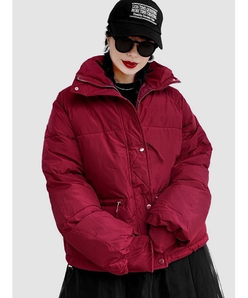 LVEU.（ラブユ.）の「【LVEU.】ショート中綿ブルゾン(Ai select) / アウター ブルゾン ジャンパー 中綿 ダウン ショート丈 暖かい ジャケット ブラック バーガンディ ワイン レッド（ダウンジャケット/コート・レディース・バーガンディー/ブラック・FREE）」の6枚目の写真