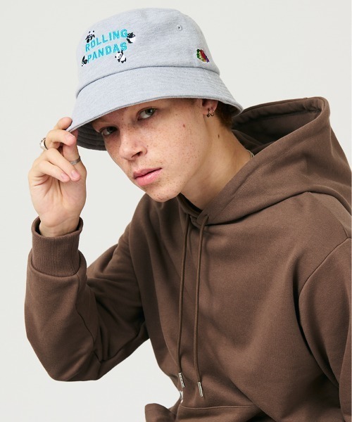 Design Tshirts Store graniph(デザイン ティーシャツ ストア グラニフ)の「FRUIT OF THE LOOM× graniph Rolling Pandas SWEAT BUCKET H(ハット・メンズ・グレー・FREE)」の9枚目の写真