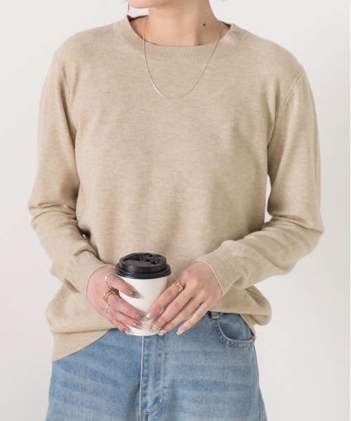 ad thie(アドティエ)の「カラー クルーネック ベーシック ニット(ニット/セーター・レディース・ベージュ/ラベンダー/ブラック/パープル/ライトグレー/ライトブルー/ホワイト/レッド/サックスブルー/ブルー/グリーン/ダークグレー/アイボリー・FREE)」の1枚目の写真