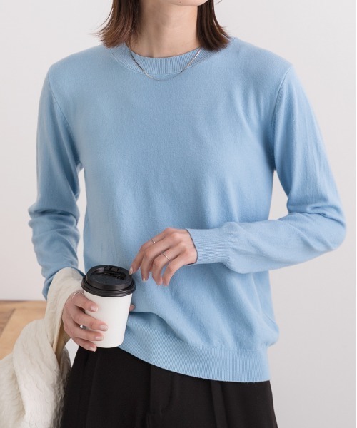 ad thie(アドティエ)の「カラー クルーネック ベーシック ニット(ニット/セーター・レディース・ベージュ/ラベンダー/ブラック/パープル/ライトグレー/ライトブルー/ホワイト/レッド/サックスブルー/ブルー/グリーン/ダークグレー/アイボリー・FREE)」の9枚目の写真