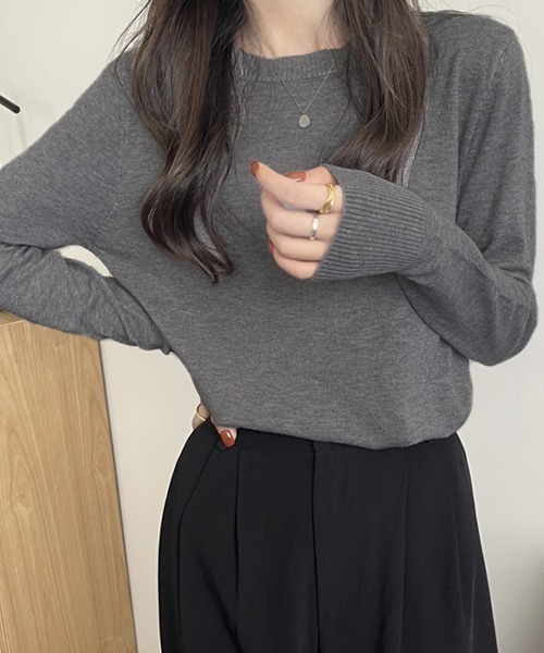 ad thie(アドティエ)の「カラー クルーネック ベーシック ニット(ニット/セーター・レディース・ベージュ/ラベンダー/ブラック/パープル/ライトグレー/ライトブルー/ホワイト/レッド/サックスブルー/ブルー/グリーン/ダークグレー/アイボリー・FREE)」の5枚目の写真