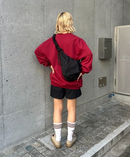 CIAOPANIC(チャオパニック)の「【ユニセックス】【GUNS N' ROSES/ガンズ・アンド・ローゼズ】ヴィンテージ加工ロックスウェット(スウェット・レディース・チャコールグレー/バーガンディー・FREE)」の4枚目の写真