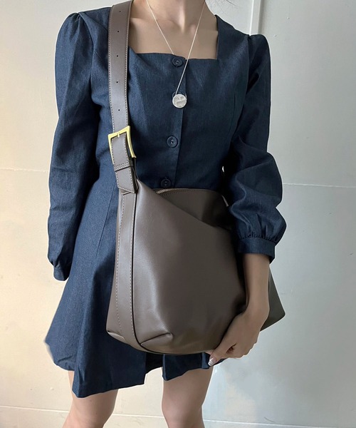 Jewelobe(ジュエローブ)の「シンセティックレザースクエアショルダーバッグ(ショルダーバッグ・レディース・ブラック/グレー・FREE)」の15枚目の写真