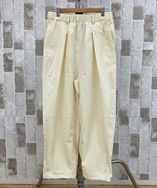 TopIsm(トップイズム)の「裾ドローコード付 無地パラシュートパンツ(その他パンツ・メンズ・ホワイト/グレイッシュベージュ/カーキ/ブラック・M/L/XL)」の21枚目の写真