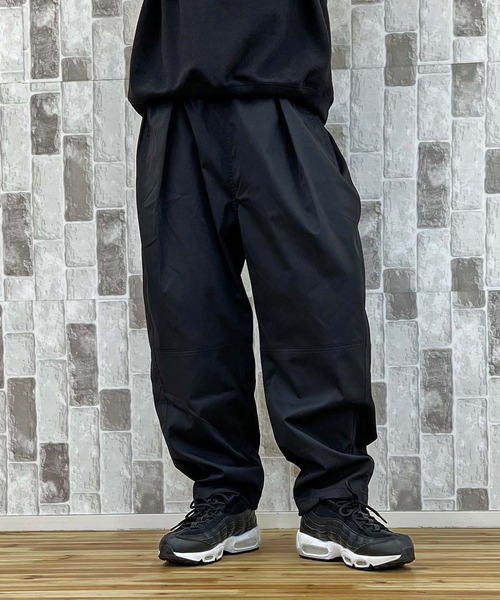 TopIsm(トップイズム)の「裾ドローコード付 無地パラシュートパンツ(その他パンツ・メンズ・ホワイト/グレイッシュベージュ/カーキ/ブラック・M/L/XL)」の18枚目の写真