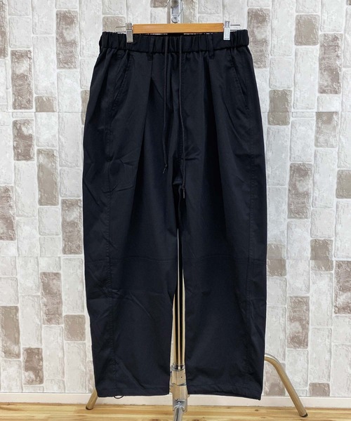 TopIsm(トップイズム)の「裾ドローコード付 無地パラシュートパンツ(その他パンツ・メンズ・ホワイト/グレイッシュベージュ/カーキ/ブラック・M/L/XL)」の15枚目の写真