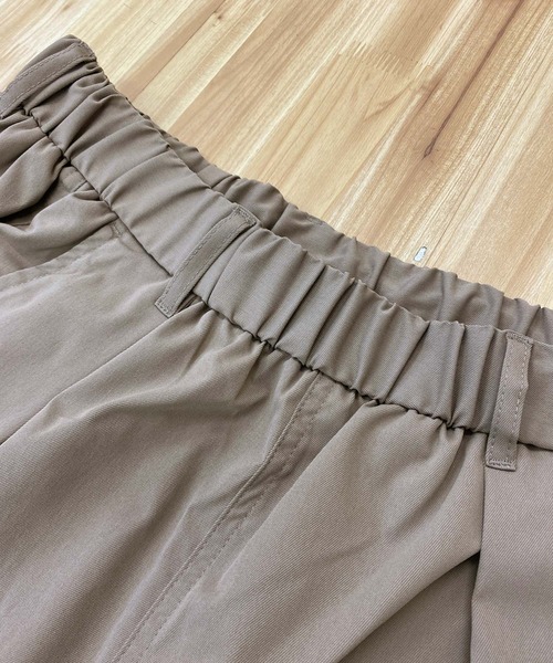 TopIsm(トップイズム)の「裾ドローコード付 無地パラシュートパンツ(その他パンツ・メンズ・ホワイト/グレイッシュベージュ/カーキ/ブラック・M/L/XL)」の5枚目の写真