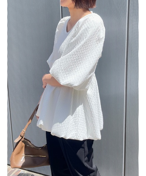 Stylevoice for xxx（スタイルヴォイスフォー）の「ジャガードペプラムブラウス（シャツ/ブラウス・レディース・ブラック/ホワイト・FREE）」の16枚目の写真