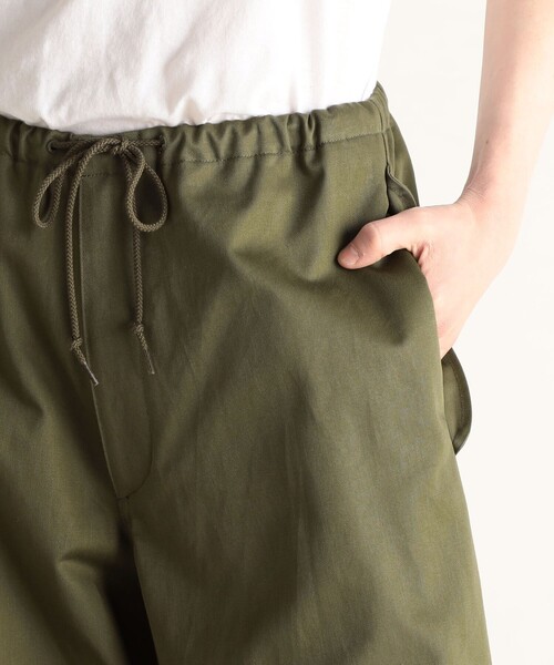EDITION（エディション）の「ヴィンテージバックサテン オーバーパンツ（カーゴパンツ・メンズ・カーキ/ブラック・S/M）」の11枚目の写真