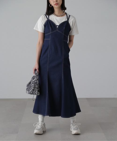 FREE'S MART（フリーズマート）の「ライトオンスデニムマーメイドキャミワンピース（ワンピース・レディース・ワンウォッシュ/ライトインディゴブルー・MEDIUM/SMALL）」の2枚目の写真