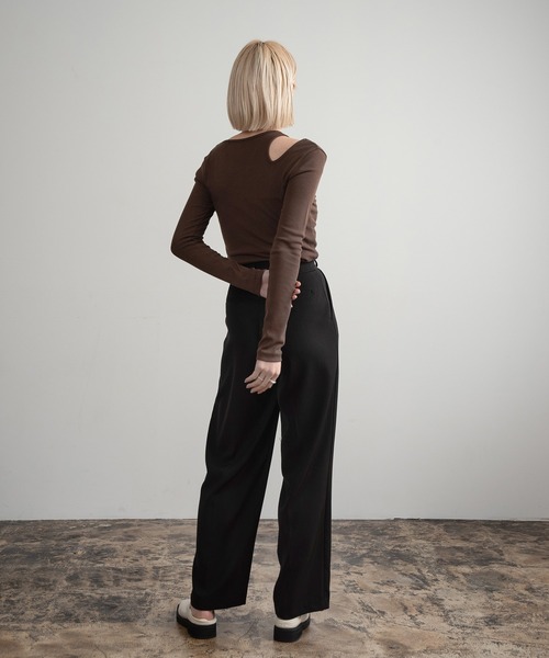 Amiur(エミレ)の「nuance neck line tops / ニュアンスネックライントップス(Tシャツ/カットソー・レディース・ミント/アイボリー/ブラック/ブラウン・FREE)」の16枚目の写真