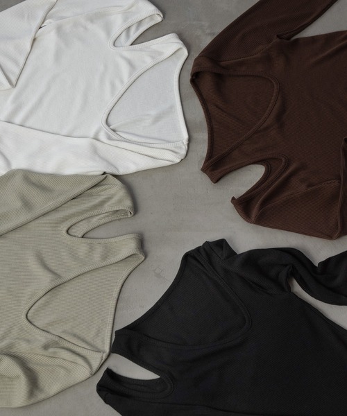 Amiur(エミレ)の「nuance neck line tops / ニュアンスネックライントップス(Tシャツ/カットソー・レディース・ミント/アイボリー/ブラック/ブラウン・FREE)」の13枚目の写真