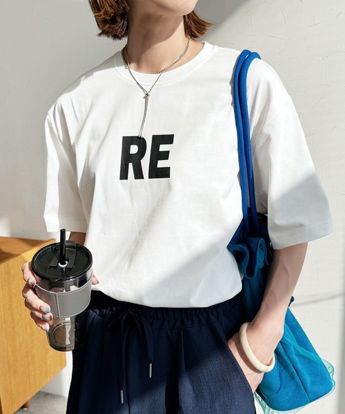 reca(レカ)の「前後ロゴプリントTシャツ(Tシャツ/カットソー・レディース・ホワイト系その他/ベージュ系その他/ホワイト系その他2/グレー系その他・FREE)」の2枚目の写真