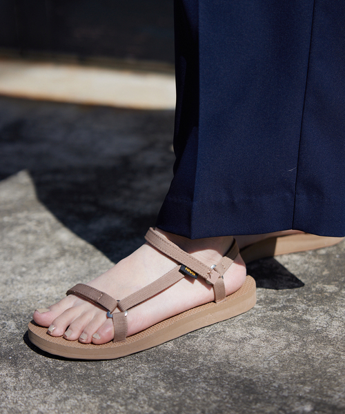 SLOBE IENA(スローブイエナ)の「【TEVA/テバ】  Original Universal Slimサンダル(サンダル・レディース・ベージュ・22cm/23cm/24cm/25cm)」の7枚目の写真