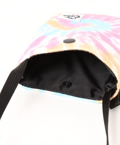 CHUMS(チャムス)の「【CHUMS/チャムス】 Minimal Shoulder Bag Sweat(ショルダーバッグ・メンズ・ブラック/ネイビー/イエロー/その他1/その他2/その他3/ヘザーグレー/その他5/その他4/その他7/その他6・FREE)」の16枚目の写真